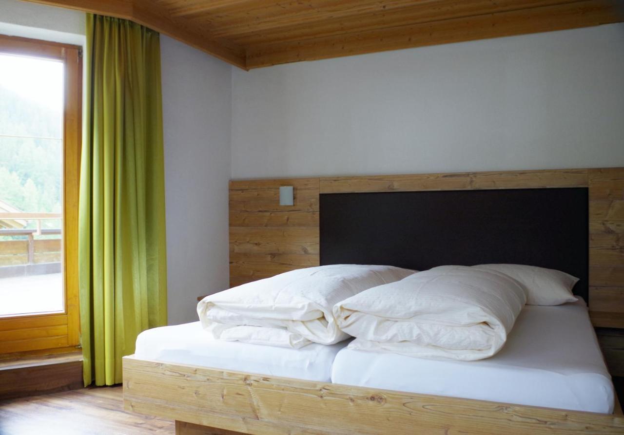 Hotel Edi Самнаун Стая снимка