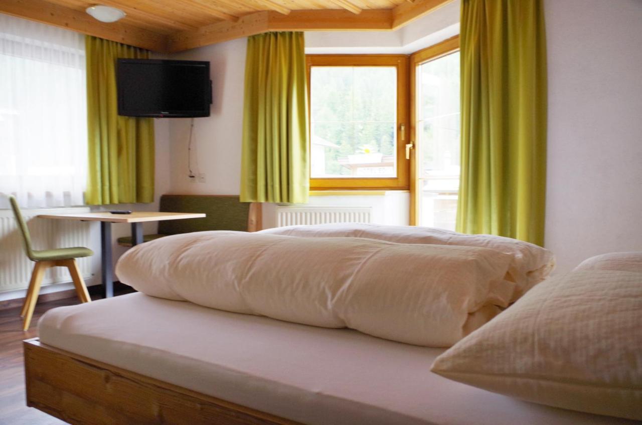 Hotel Edi Самнаун Стая снимка