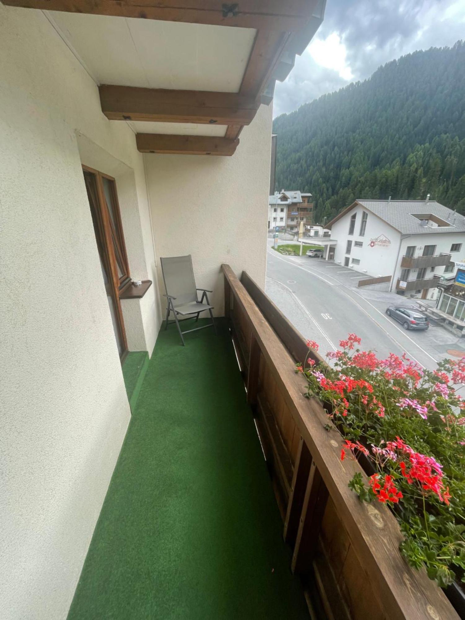 Hotel Edi Самнаун Екстериор снимка