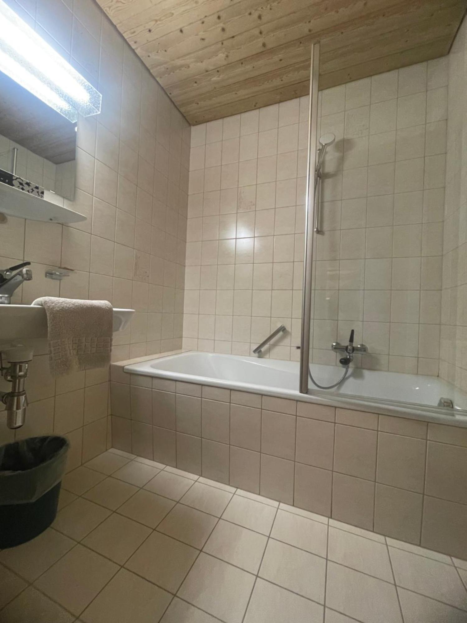Hotel Edi Самнаун Екстериор снимка