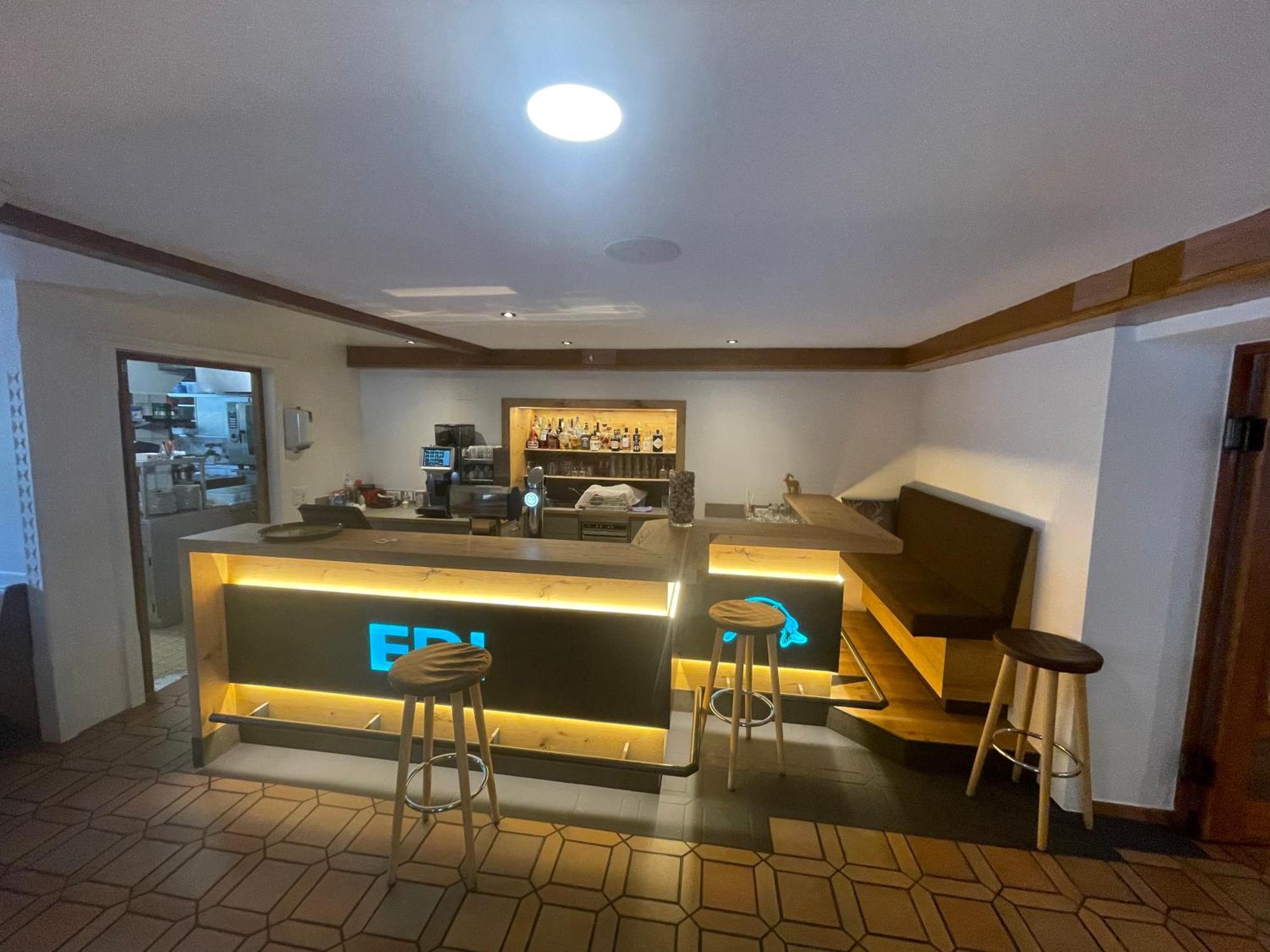 Hotel Edi Самнаун Екстериор снимка