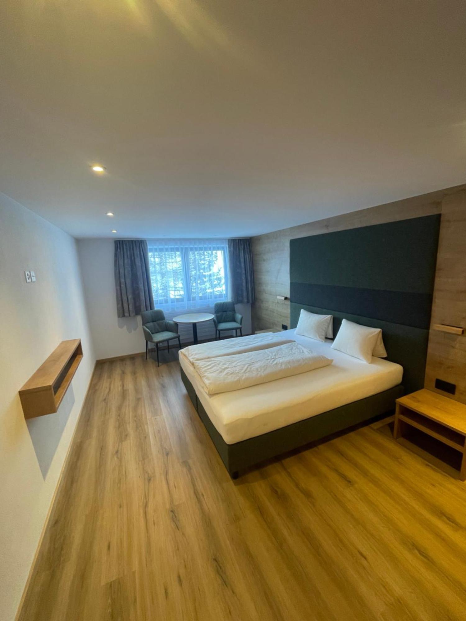 Hotel Edi Самнаун Екстериор снимка